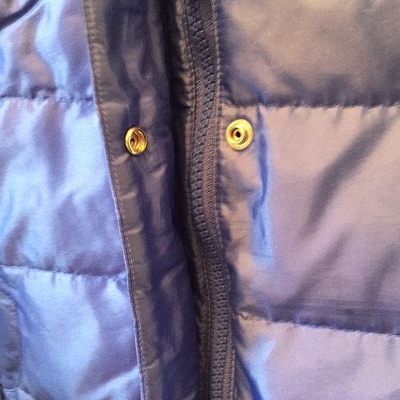 Talbots blue puffer vest with detachable hood - Picture 4 of 5